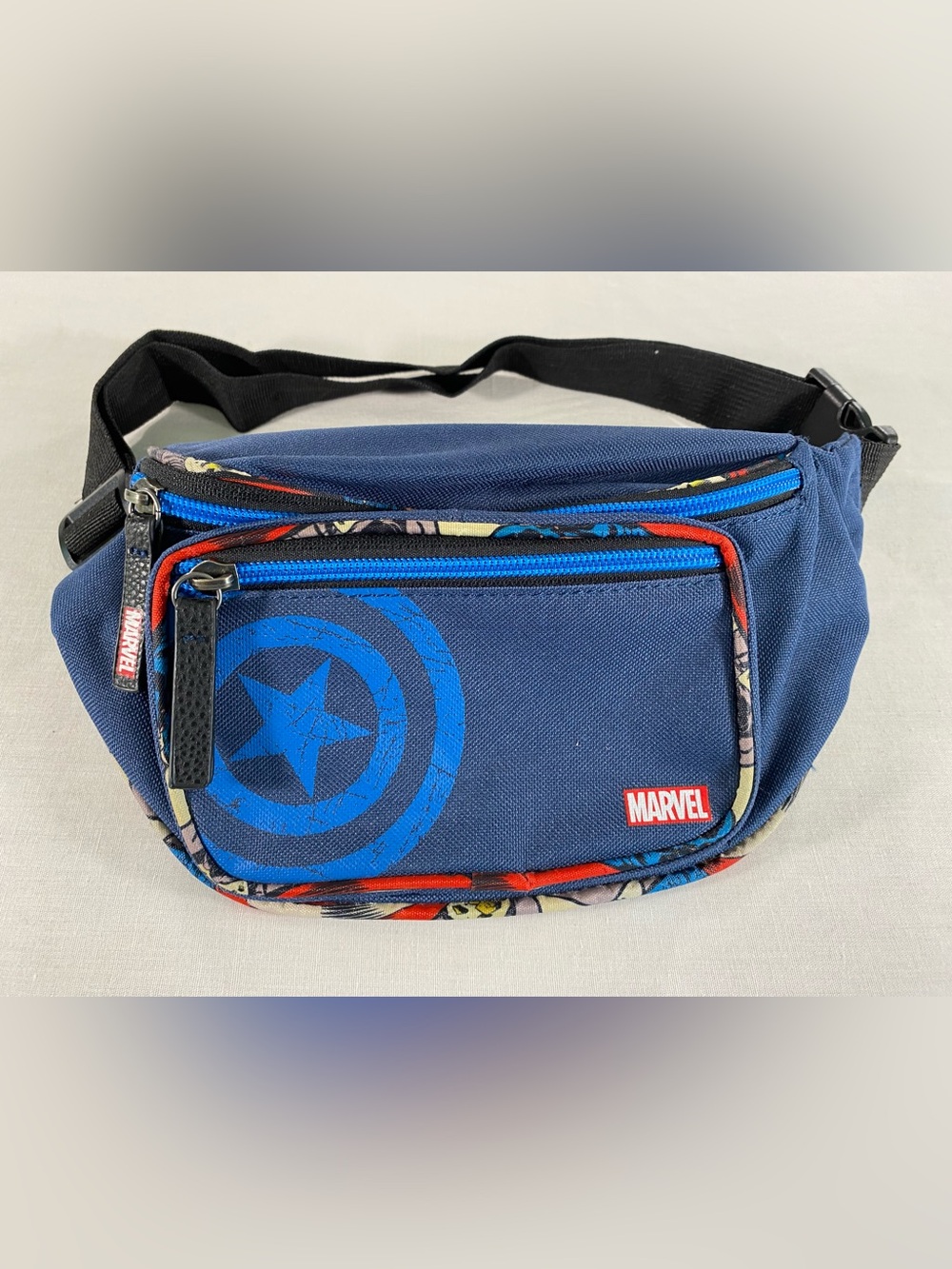 NWT Marvel Avengers Captain America waist bag